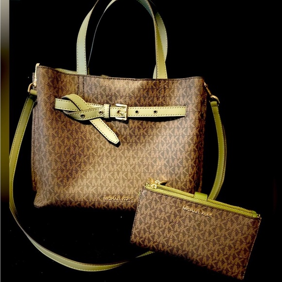 Meet your Posher, Sheila - Picture 5 of 5